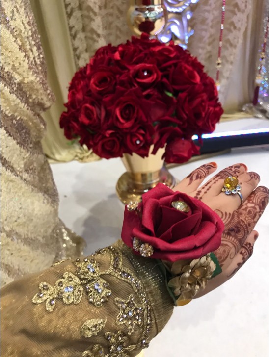 Corsage flowers for wedding Corsage flowers for wedding